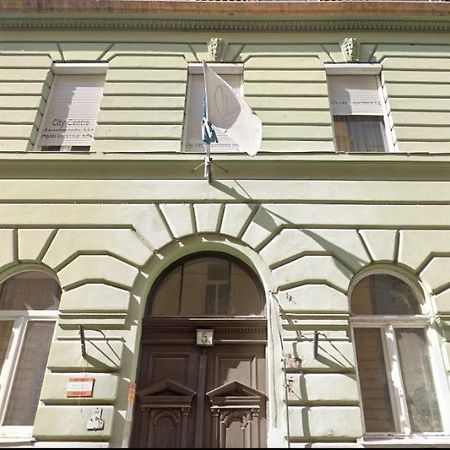 Szentkiralyi 5 - Double Basic In The City Center - Self-Check-In Budapest Exterior photo